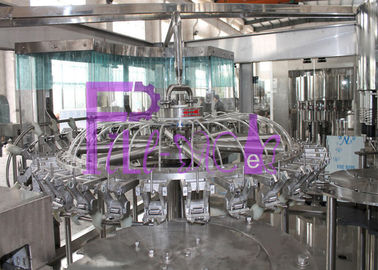 A máquina de enchimento coberta superior 15000BPH da água de garrafa do ANIMAL DE ESTIMAÇÃO de Hygeian 32 dirige a operação do PLC