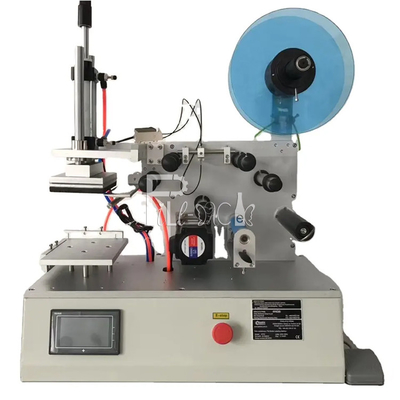 A máquina de etiquetas lisa 2000BPH da garrafa do quadrado range a etiqueta adesiva semi automática