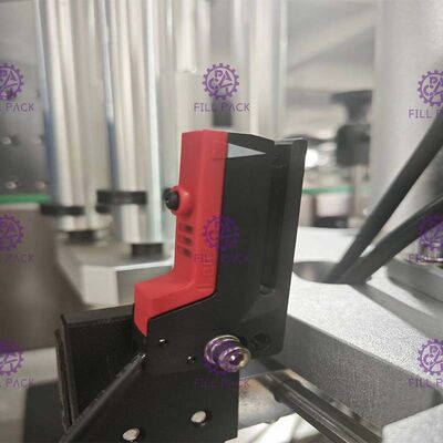 Única máquina de etiquetas adesiva principal 50BPM da etiqueta para a garrafa redonda