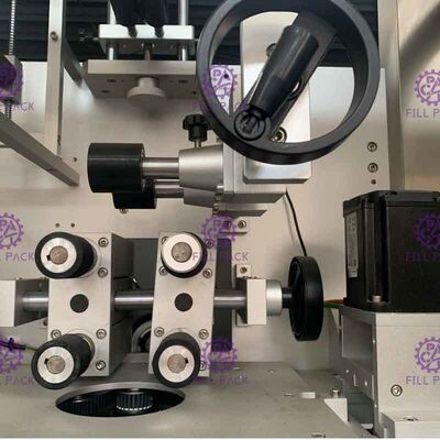 Máquina de etiquetas instalada quatro lâminas de condução dobro da garrafa com motorista de Panasonic