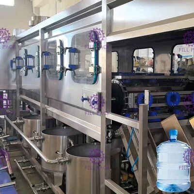 Tampões grandes plásticos automáticos da máquina de enchimento 450 BPH da água de 5 galões