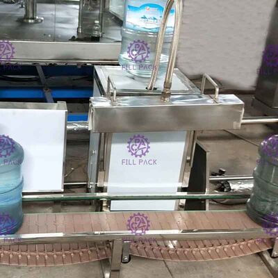 Tambor plástico equipamento de empacotamento automático do psiquiatra da máquina de enchimento da água de 5 galões