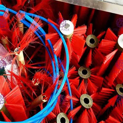 Máquina semi automática dobro da limpeza de garrafa de vidro das cabeças para a linha de enchimento da bebida