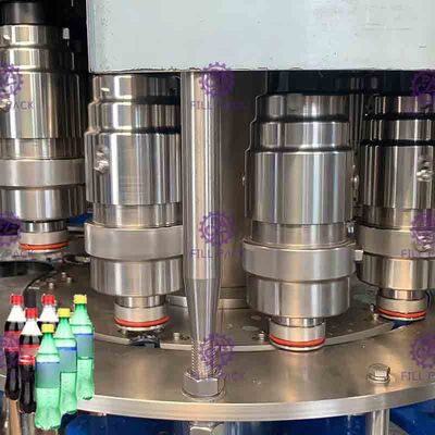 Controle 3 do PLC em 1 máquina de enchimento carbonatada da bebida para a garrafa redonda do ANIMAL DE ESTIMAÇÃO 0.3L-2L