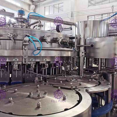 Controle 3 do PLC em 1 máquina de enchimento carbonatada da bebida para a garrafa redonda do ANIMAL DE ESTIMAÇÃO 0.3L-2L