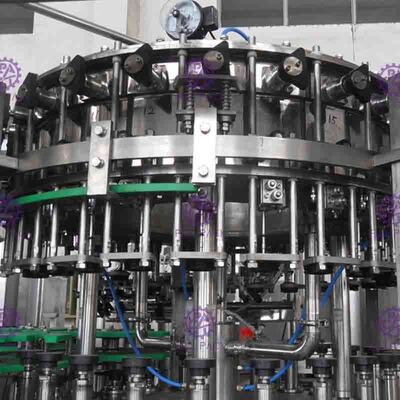Vidro automático máquina de enchimento engarrafada da cerveja, enchimento equilibrado de Monoblock da pressão