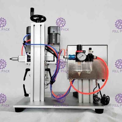 Máquina tampando do parafuso pneumático semi auto do Desktop para a garrafa do plástico do pulverizador