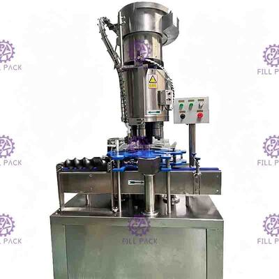 Linha carbonatada automática da máquina de enchimento da água gasosa da bebida de 4000BPH 2L com tração Ring Cap