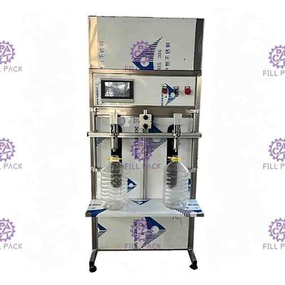 O plástico semi automático de Juice Filling Machine Linear Liquid engarrafa a água mineral