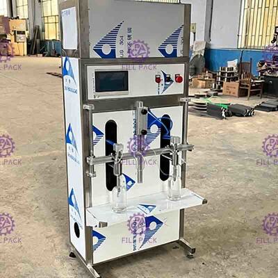 O plástico semi automático de Juice Filling Machine Linear Liquid engarrafa a água mineral