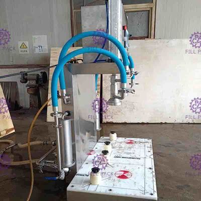 Linha de cabeças plástica semi automática enchimento da garrafa de vidro 2 de máquina de enchimento da cerveja do dispositivo