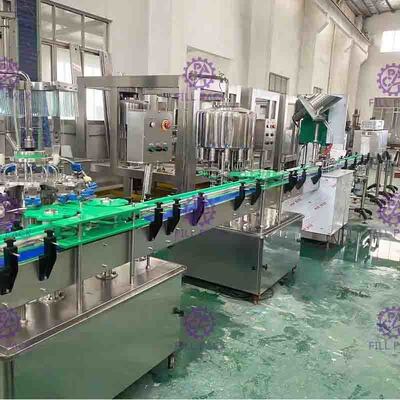 Linha de processamento máquina do refresco da garrafa do ANIMAL DE ESTIMAÇÃO de enchimento linear carbonatada da bebida