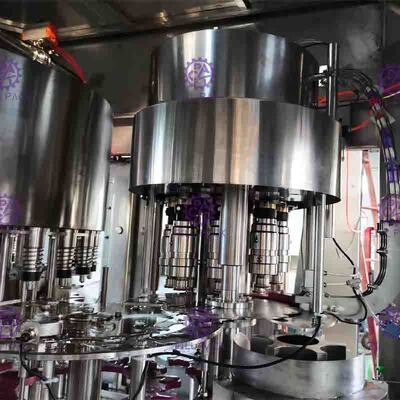 3 totalmente automático em 1 máquina de enchimento da água de garrafa do ANIMAL DE ESTIMAÇÃO para a água mineral