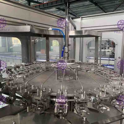O PLC controla a linha de produção da água, máquina de enchimento plástica de Monoblock da garrafa 15000BPH