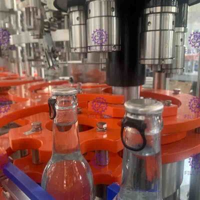 Máquina automática 3 de Juice Fruit Pulp Filling Capping em 1 bebida do grânulo de Monoblock