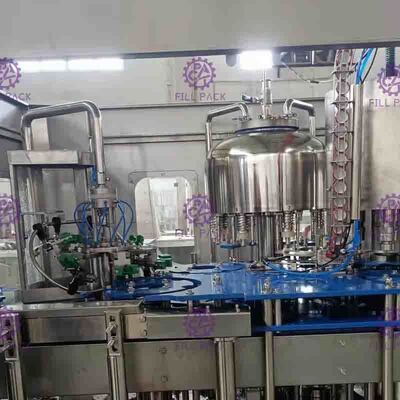 Sistema de engarrafamento 8000BPH do equipamento da bebida da centralização