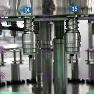 enchimento quente Juice Machine For Glass Jars alaranjado de 0.4Mpa 8000BPH com torção fora dos tampões