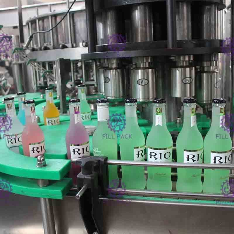 3 em 1 máquina de enchimento carbonatada Monobloc da bebida da garrafa de vidro com tração Ring Cap
