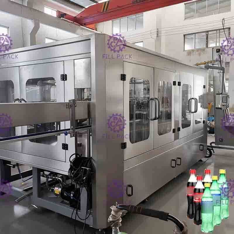 Controle 3 do PLC em 1 máquina de enchimento carbonatada da bebida para a garrafa redonda do ANIMAL DE ESTIMAÇÃO 0.3L-2L