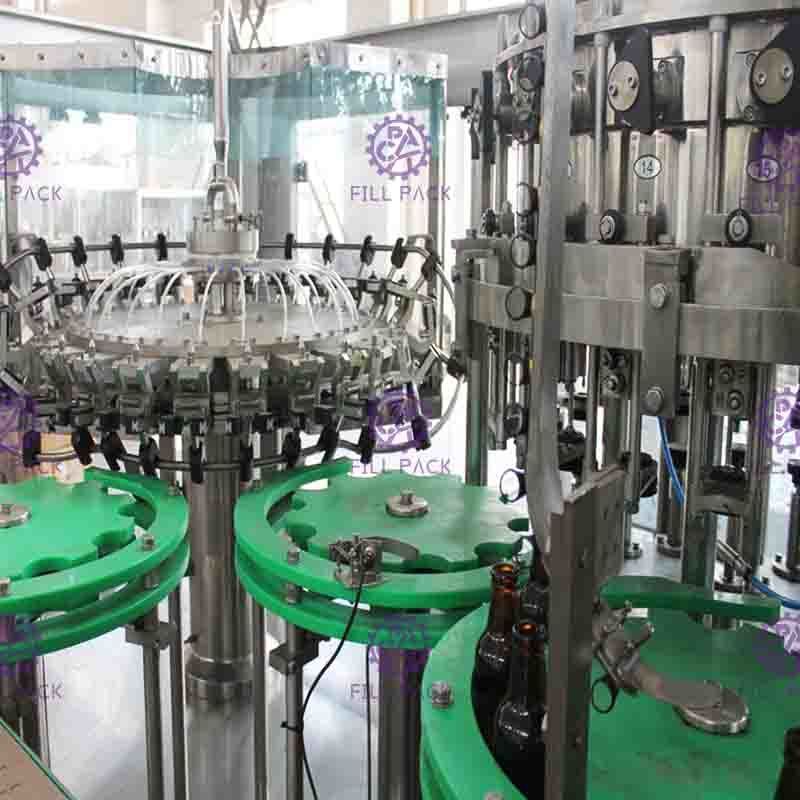 Vidro plástico carbonatado 3 do ANIMAL DE ESTIMAÇÃO do vinho do suco da água em 1 máquina de engarrafamento/equipamento/linha/planta/sistema Monobloc