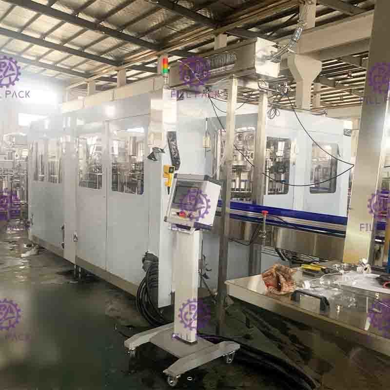 15000BPH 3 em 1 máquina de enchimento bebendo pura da água de garrafa do ANIMAL DE ESTIMAÇÃO de Monoblock produzindo o equipamento 304 de aço inoxidável
