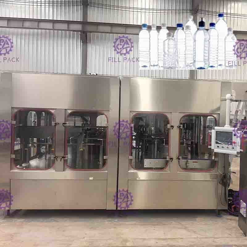 Máquina de enchimento líquida semi automática de enchimento de 46 bocais com bomba de vácuo