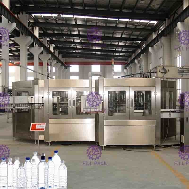 A grande capacidade engarrafou 3 em 1 processo preciso das cabeças da máquina de enchimento 60 da água